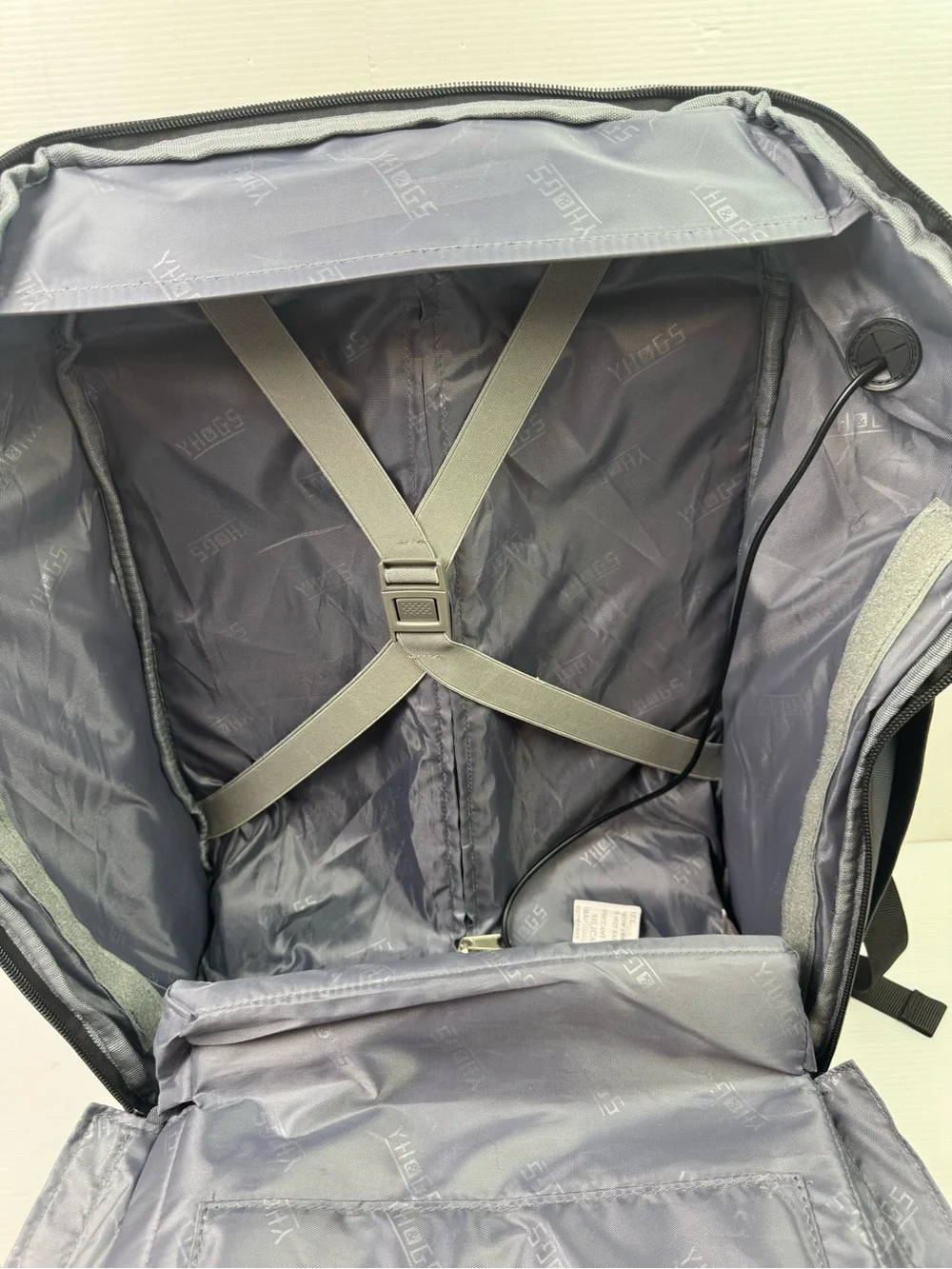 NEW YH & GS Rolling Backpack Waterproof Wheels Business Commuter Gotech Navy